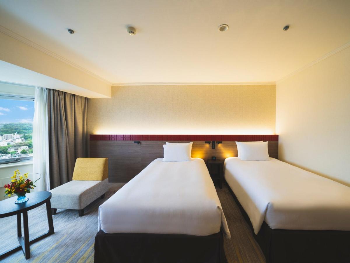 Doubletree By Hilton Naha Shuri Castle Екстериор снимка