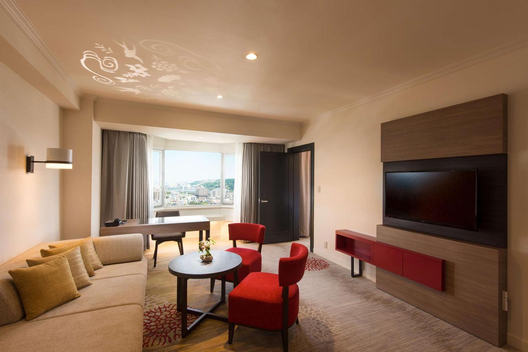 Doubletree By Hilton Naha Shuri Castle Екстериор снимка