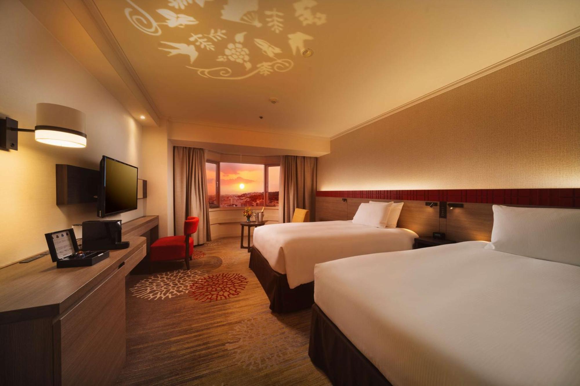 Doubletree By Hilton Naha Shuri Castle Екстериор снимка